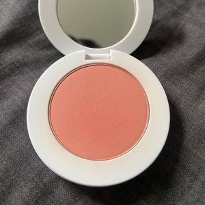 Makeup By Mario blush in shade Creamy Peachy